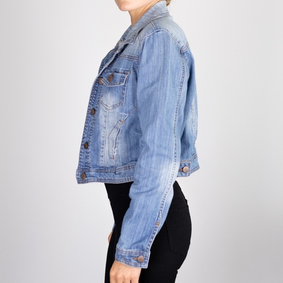 Small Cropped Jean Jacket - Picture 6 of 11